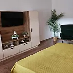 Várlak *