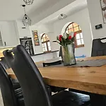 Várlak *