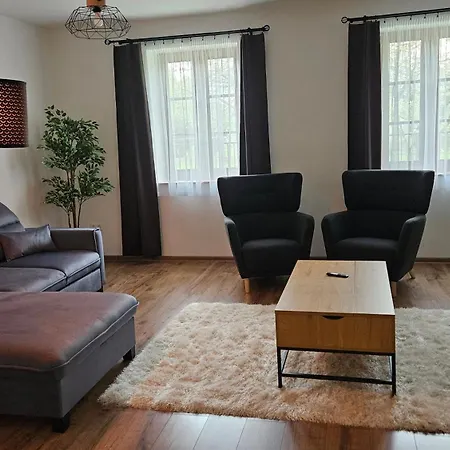 Varlak Apartmán *