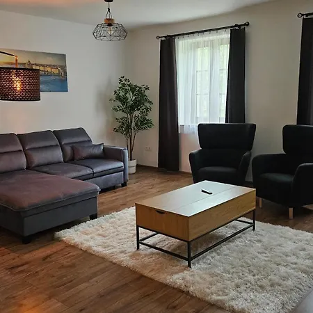 Varlak Apartment *