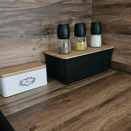 Várlak Apartman *