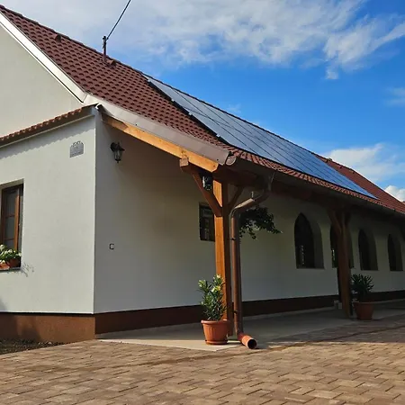 Várlak Apartman