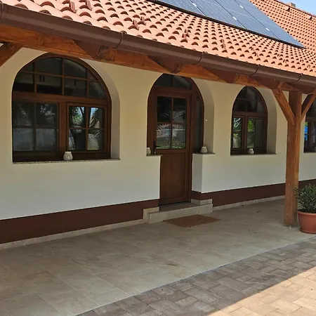 Várlak Várbalog