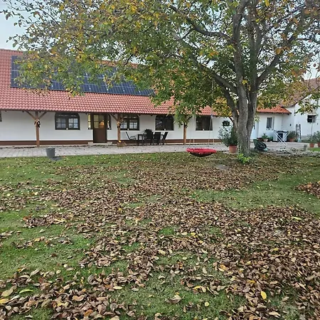 Várlak *